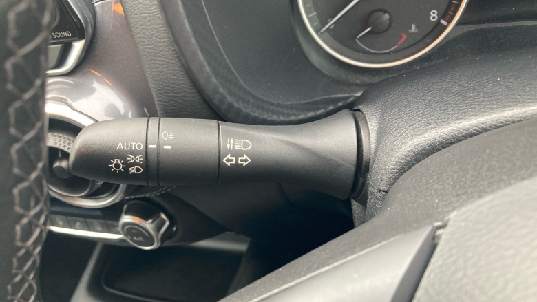 Nissan Juke 1.0 DiG-T 114 N-Connecta 5dr Petrol Hatchback